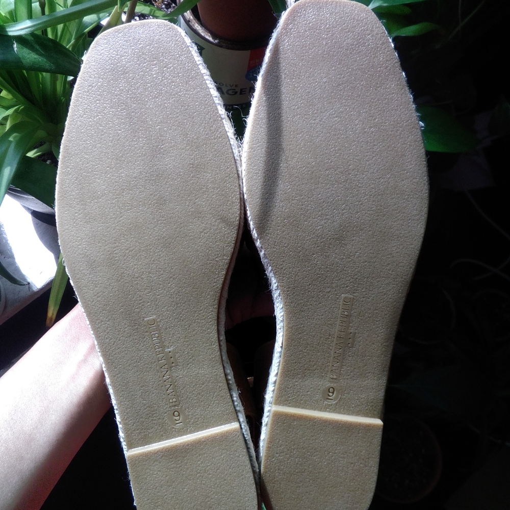 NWOT Banana Republic Factory Tan Espadrille Ankle-Strap Flats with Cream Toe - Picture 11 of 15
